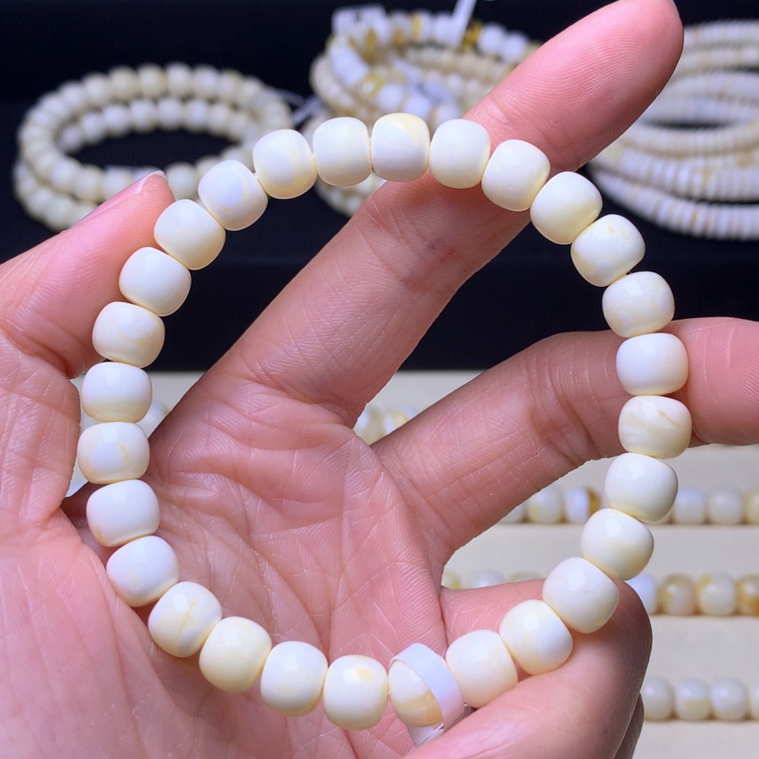 琥珀裸石未镶嵌我****！8毫米