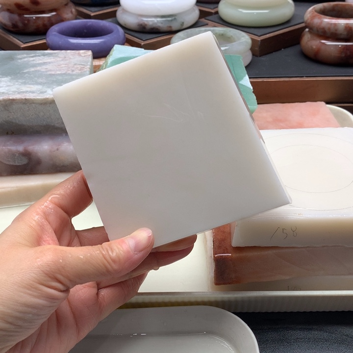 石英岩玉未镶嵌手镯