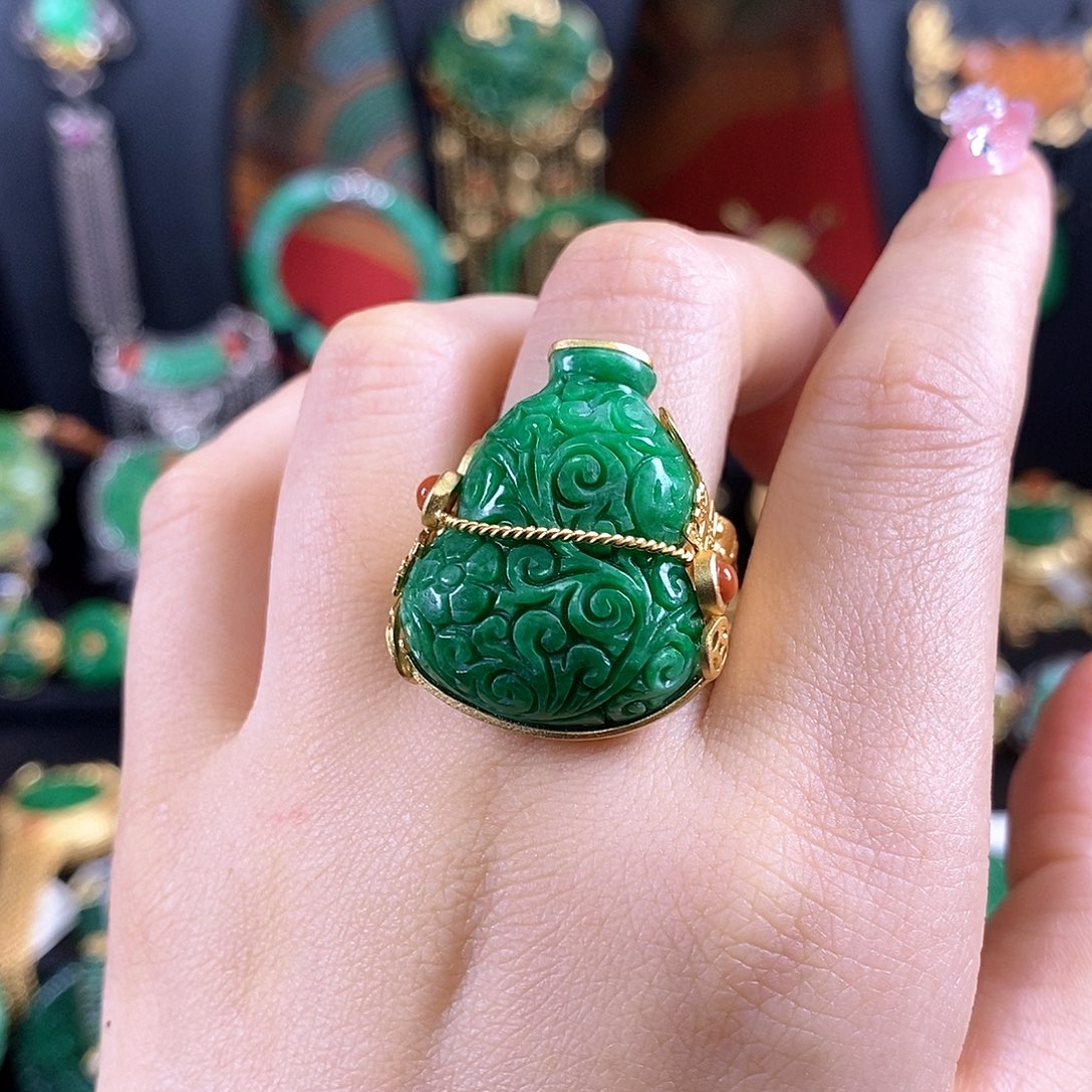 翡翠未镶嵌戒指戒指