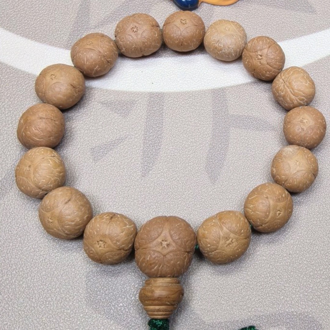 正宗尼泊尔麒麟眼菩提十字星方块型难得的小尺寸15mm只此一条