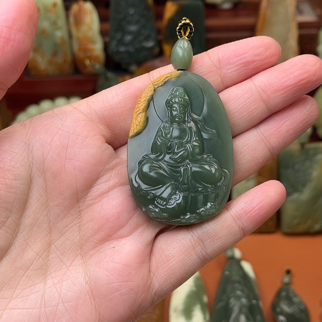 岫岩河磨玉（透闪石质玉）颈饰未镶嵌随**飞