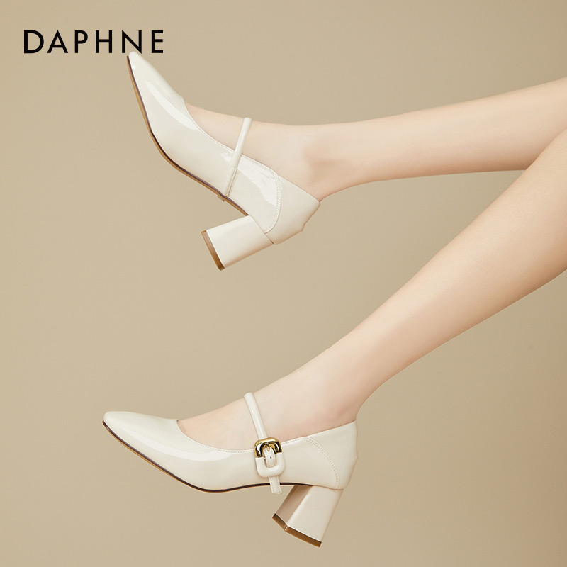 达芙妮玛丽珍鞋女2025新款春秋方头漆皮粗跟单鞋浅口百搭高跟皮鞋