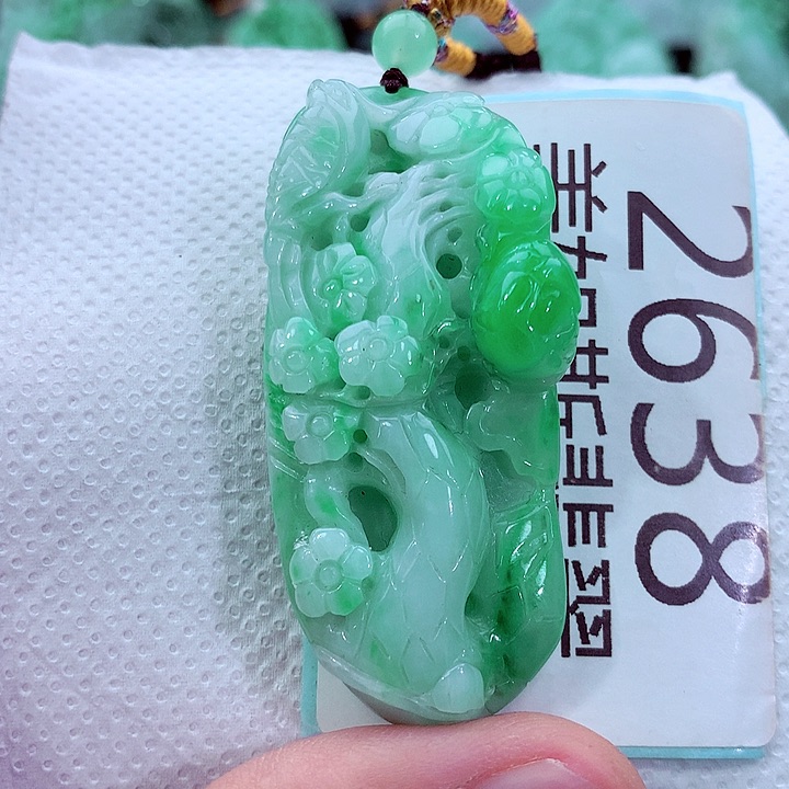 吊坠(不含链)未镶嵌翡翠