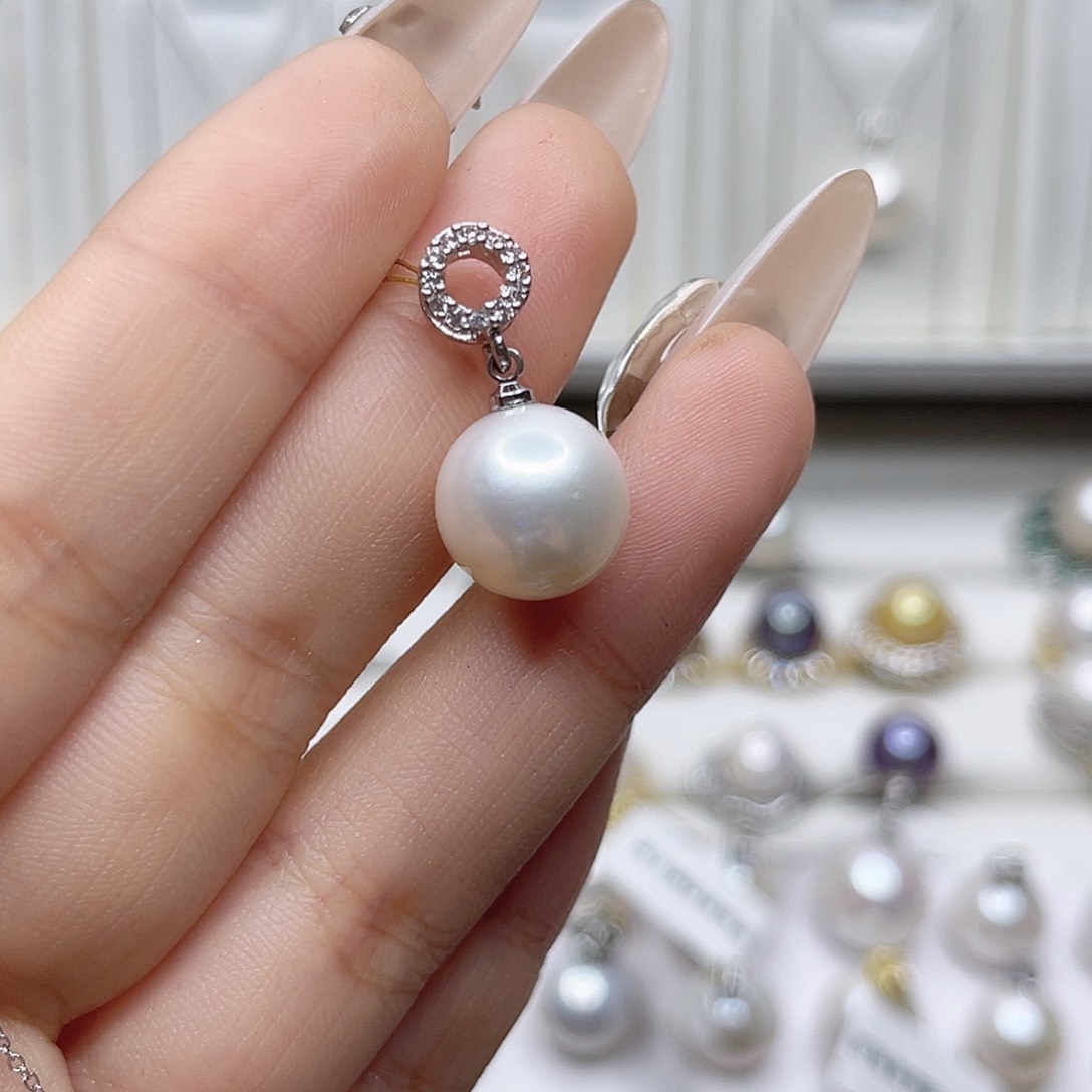 淡水珍珠吊坠(赠链)未镶嵌