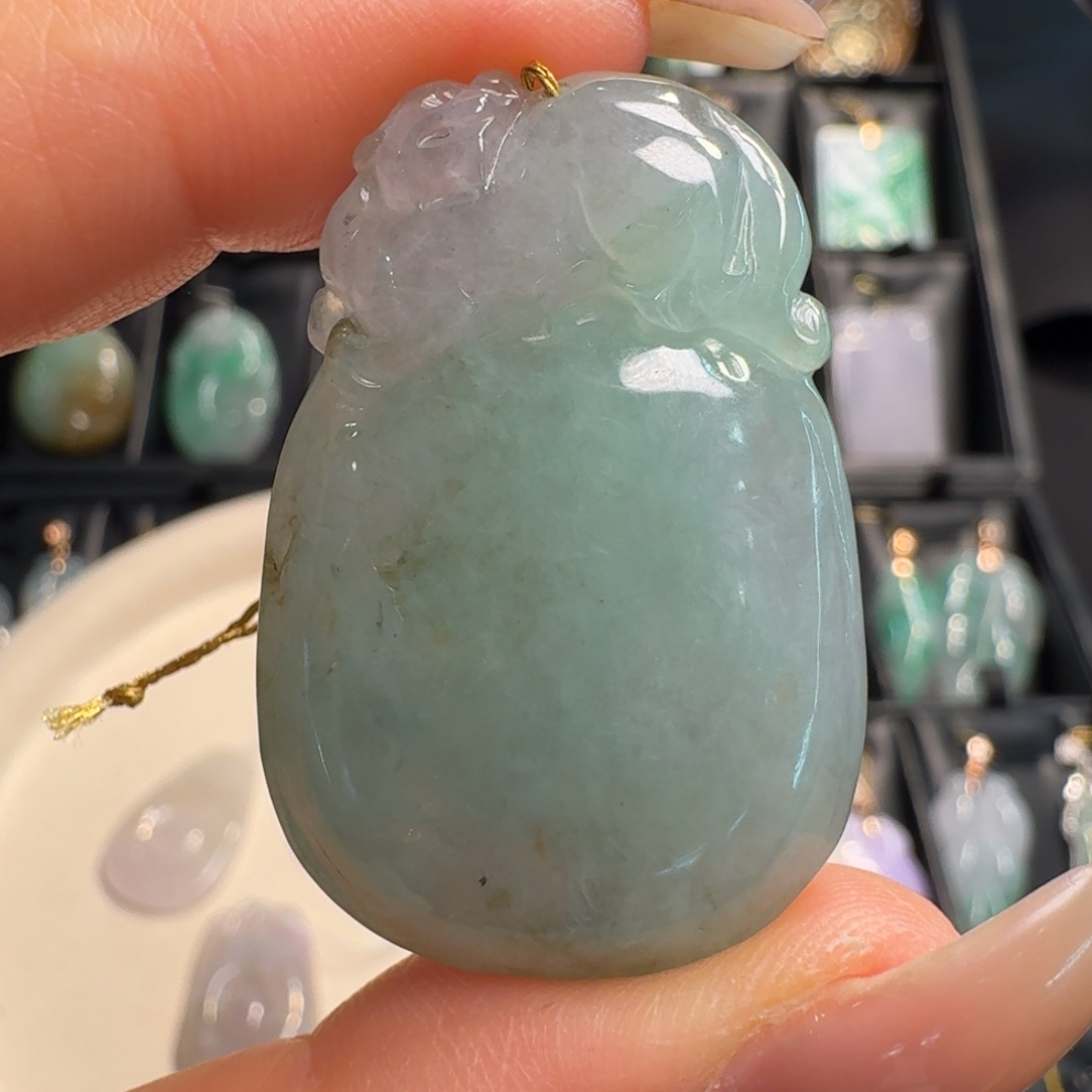 翡翠未镶嵌颈饰福瓜