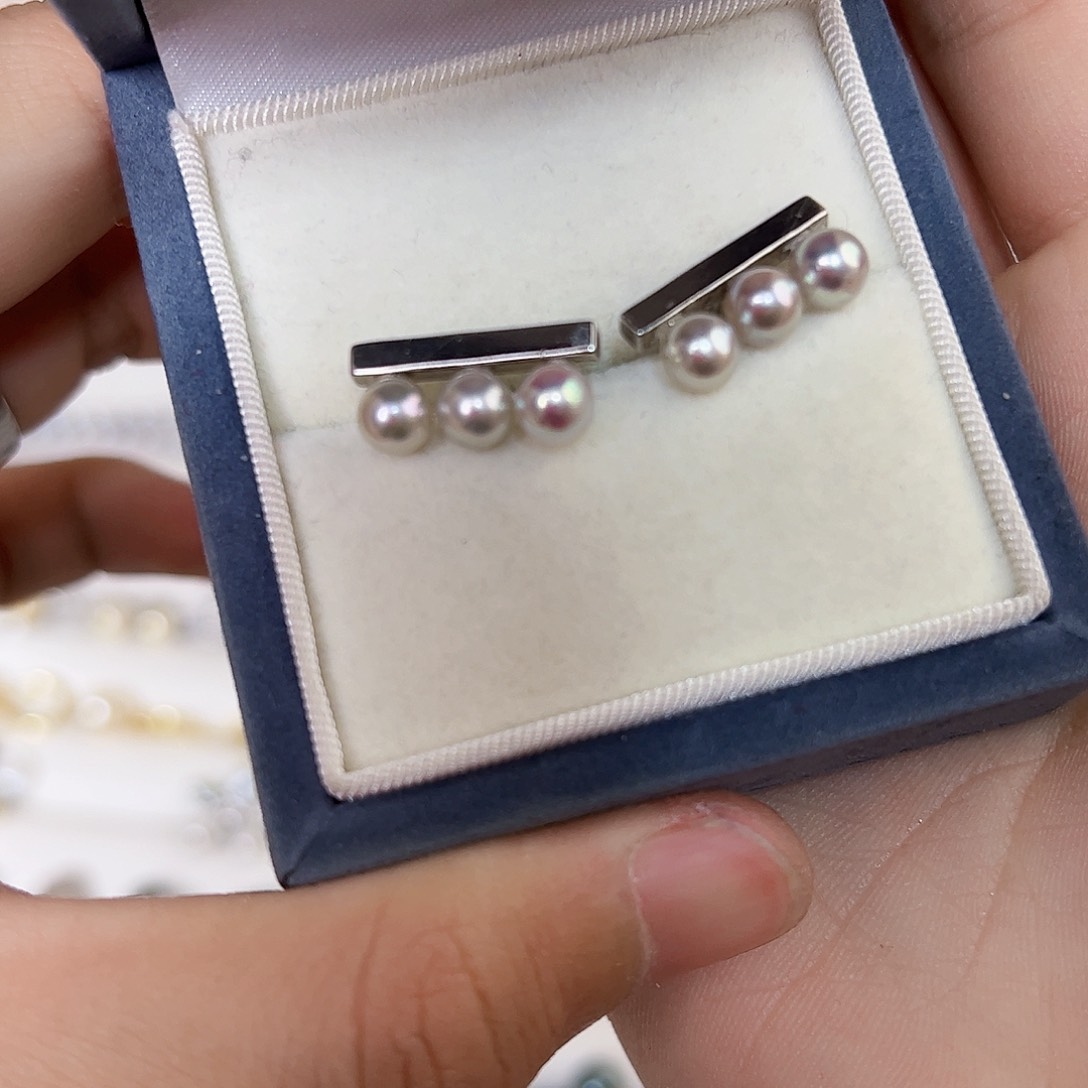 海水珍珠耳饰银S925镶嵌静*?