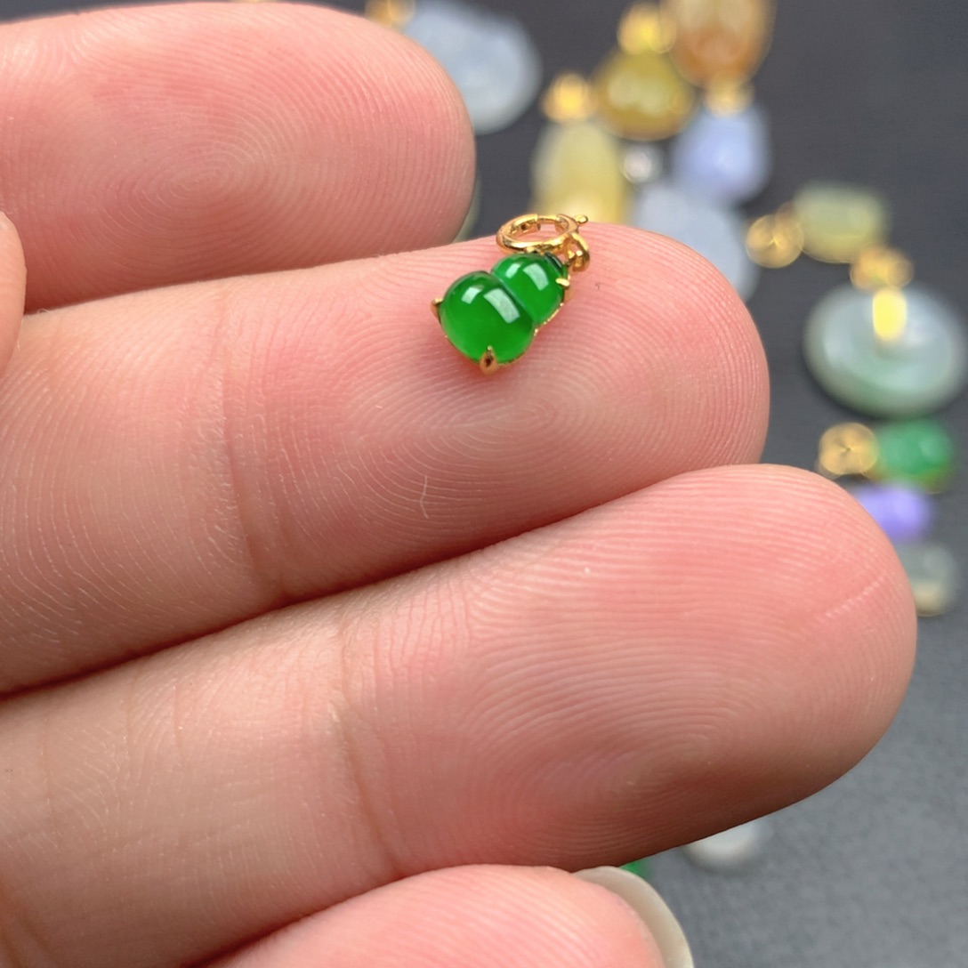 【闪购商品】颈饰18K金镶嵌翡翠翡翠