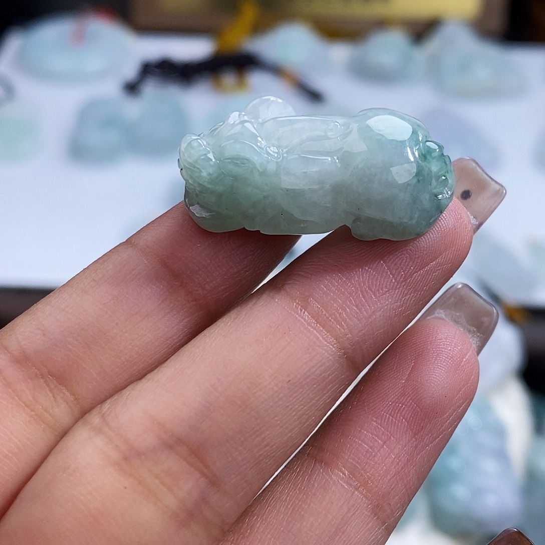翡翠未镶嵌颈饰4542
