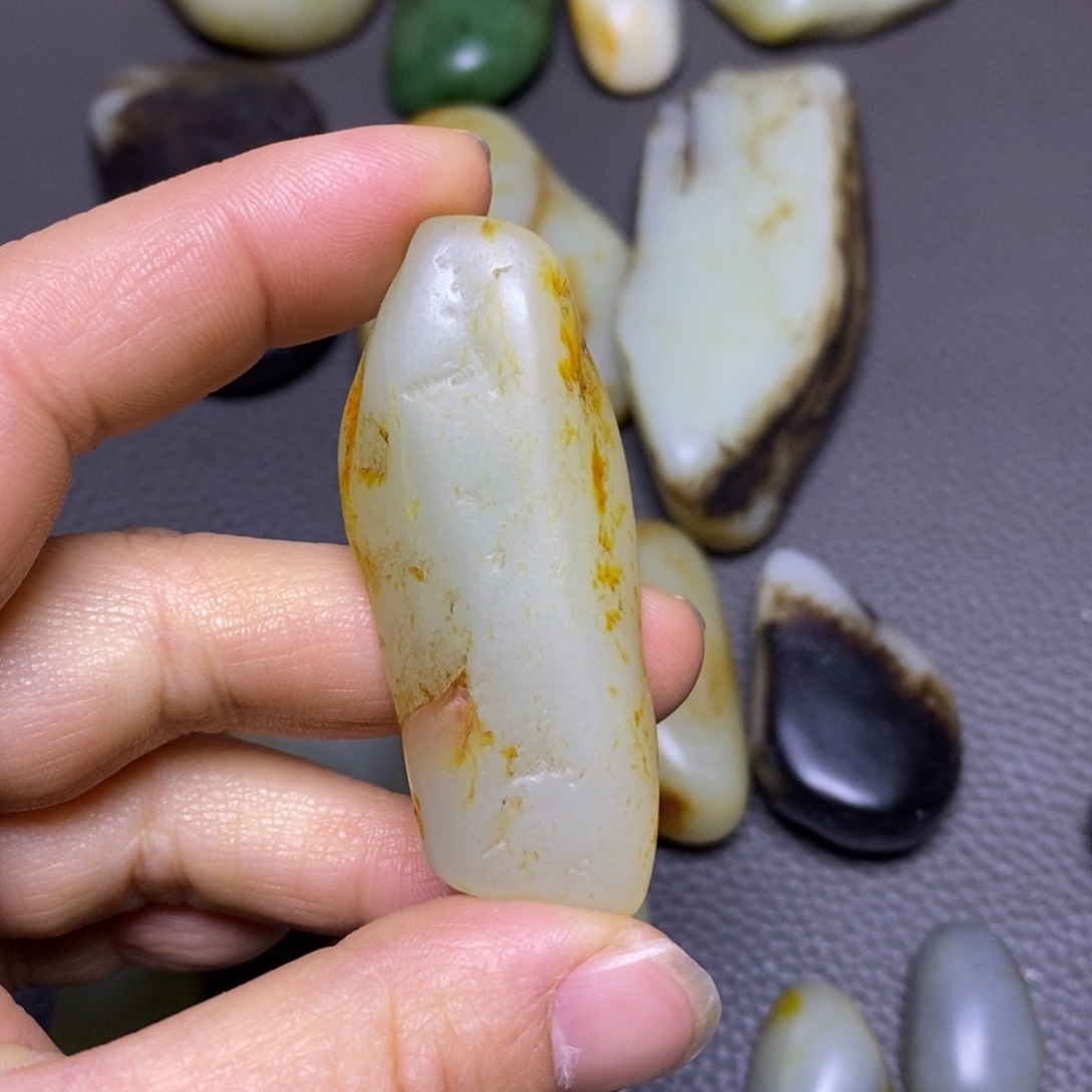 和田玉未镶嵌挂件