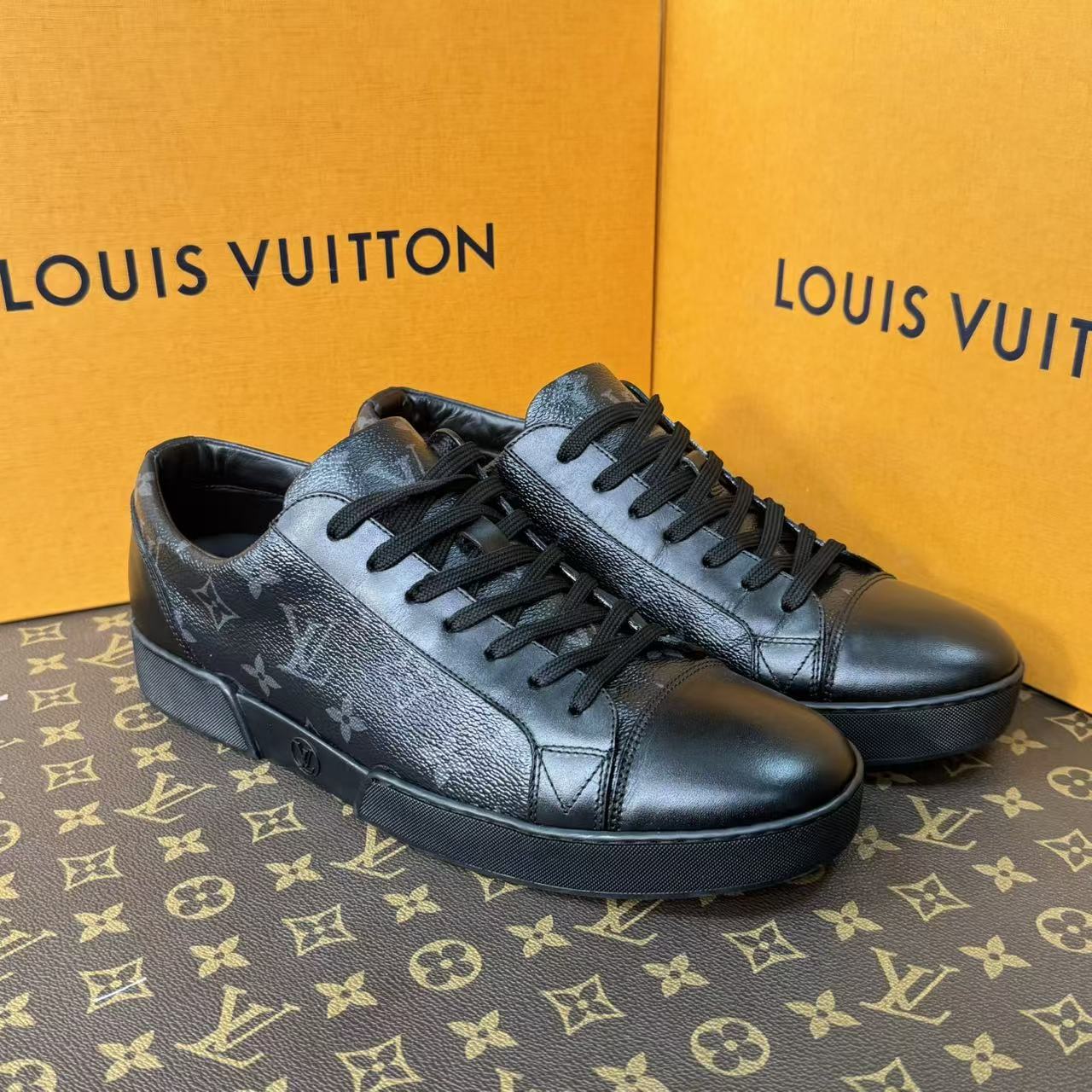 99新 LouisVuitton/路易威登 41码/黑色老花半印休闲板鞋