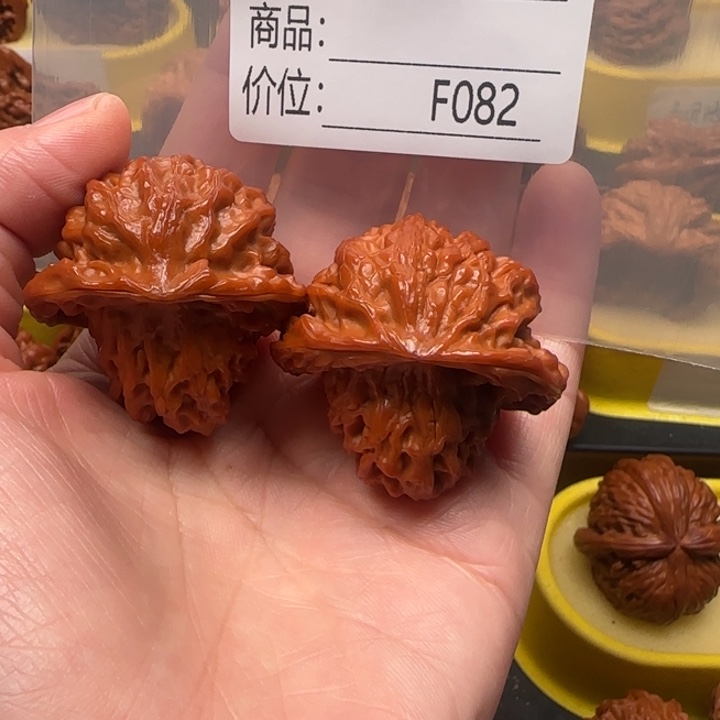 枫****吊坠文玩核桃抱子蛇38