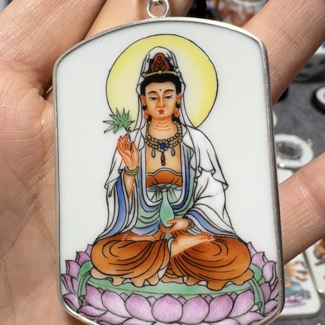 玩***8瓷片精品挂件一个