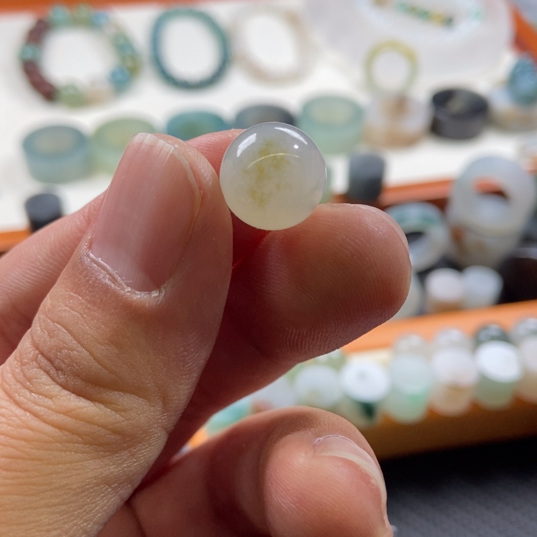 颈饰未镶嵌翡翠卡12.2圆珠