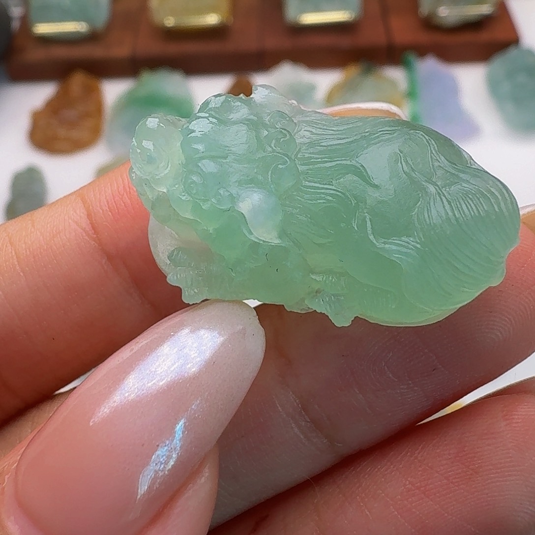领***了未镶嵌定制翡翠毛货