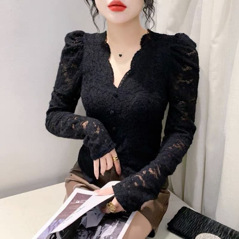 （莉莉家）大码女装蕾丝泡泡喇叭袖V领短款镂空碎花气质打底衫
