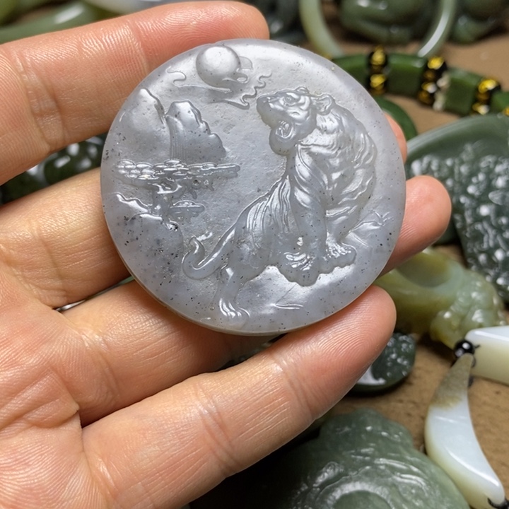 和田玉未镶嵌颈饰