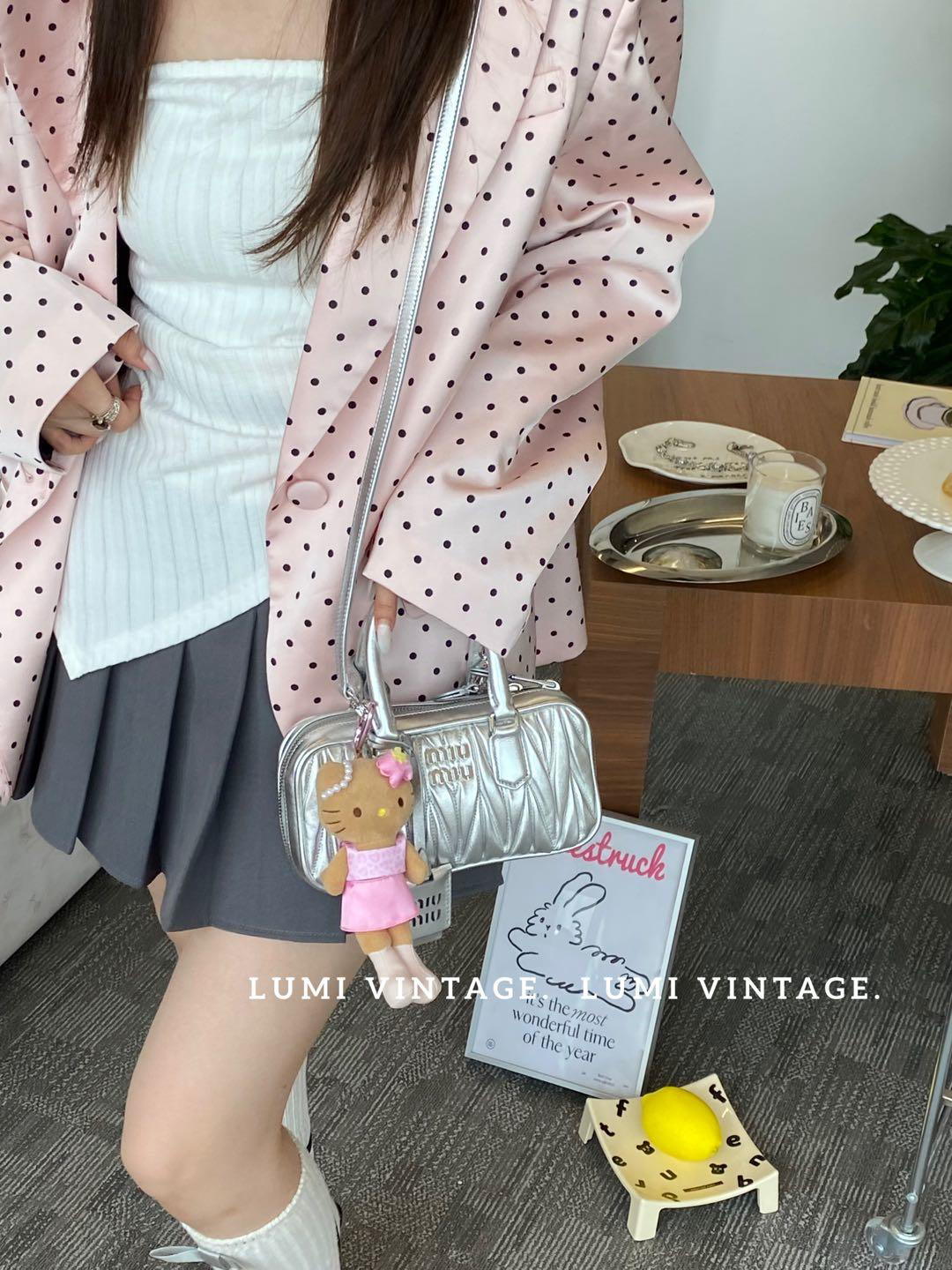 95新 MIU MIU/缪缪 银色褶皱羊皮mini 保龄球斜挎包 31158908