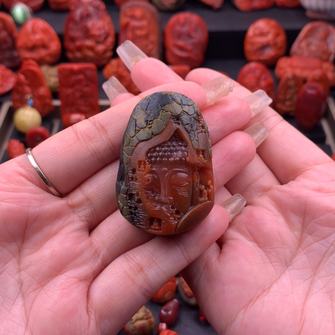 南红玛瑙南红云南黑皮包浆石窟佛30.8mm未镶嵌