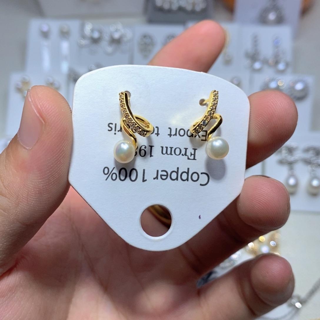 未镶嵌淡水珍珠耳饰