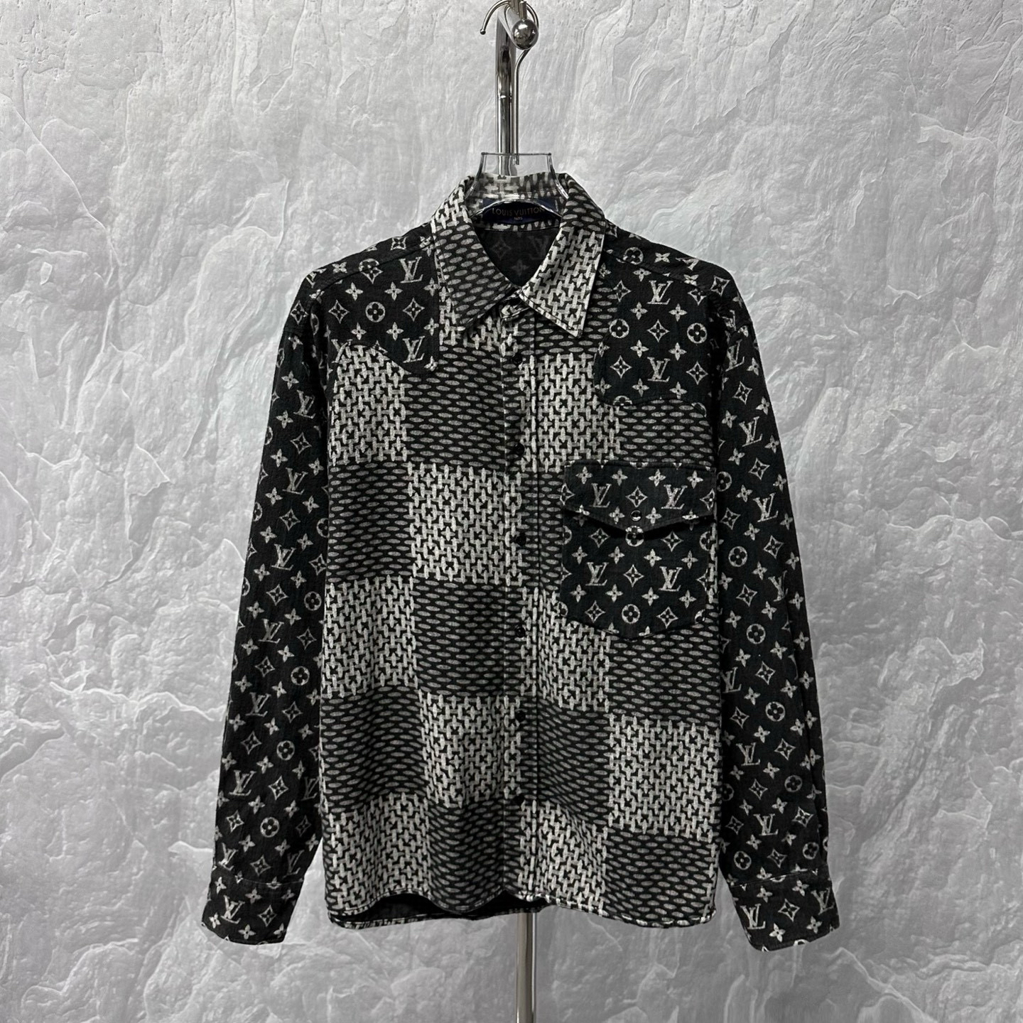 未使用 LouisVuitton/路易威登 nigo联名满印长袖衬衫 L码 O00610