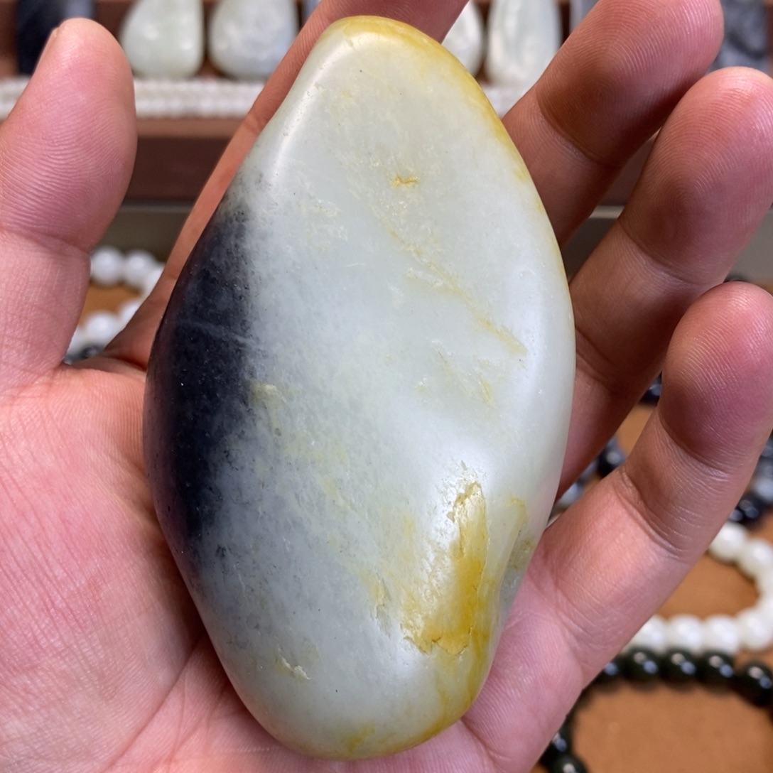 未镶嵌和田玉把件新疆和田玉青花三色原石手把件