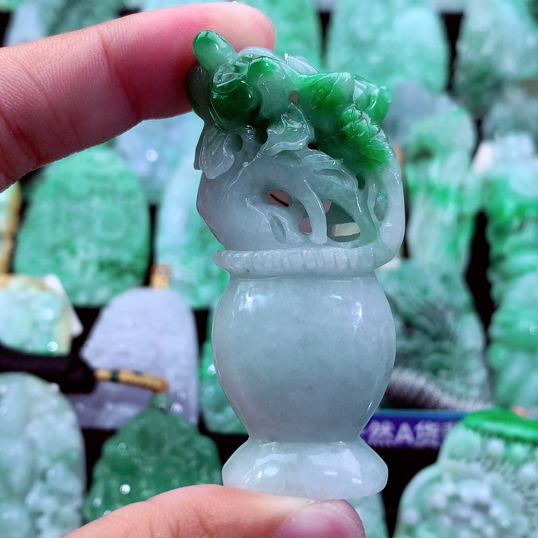 吊坠(不含链)未镶嵌翡翠