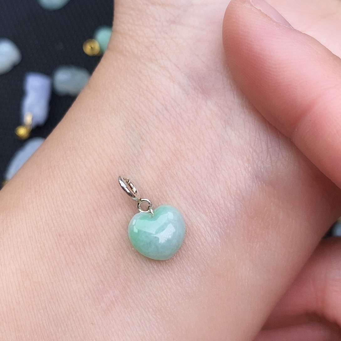 翡翠颈饰银S925镶嵌爱心