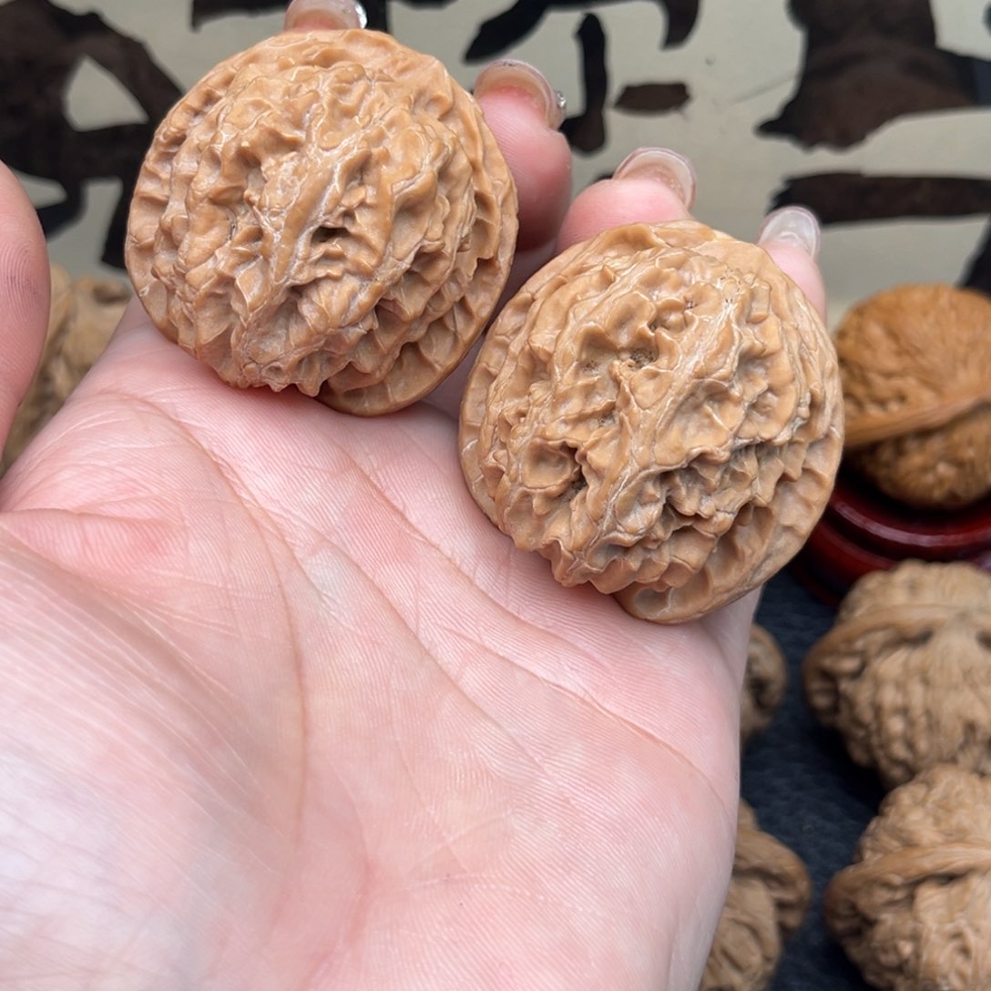 文玩核桃吊坠苹果