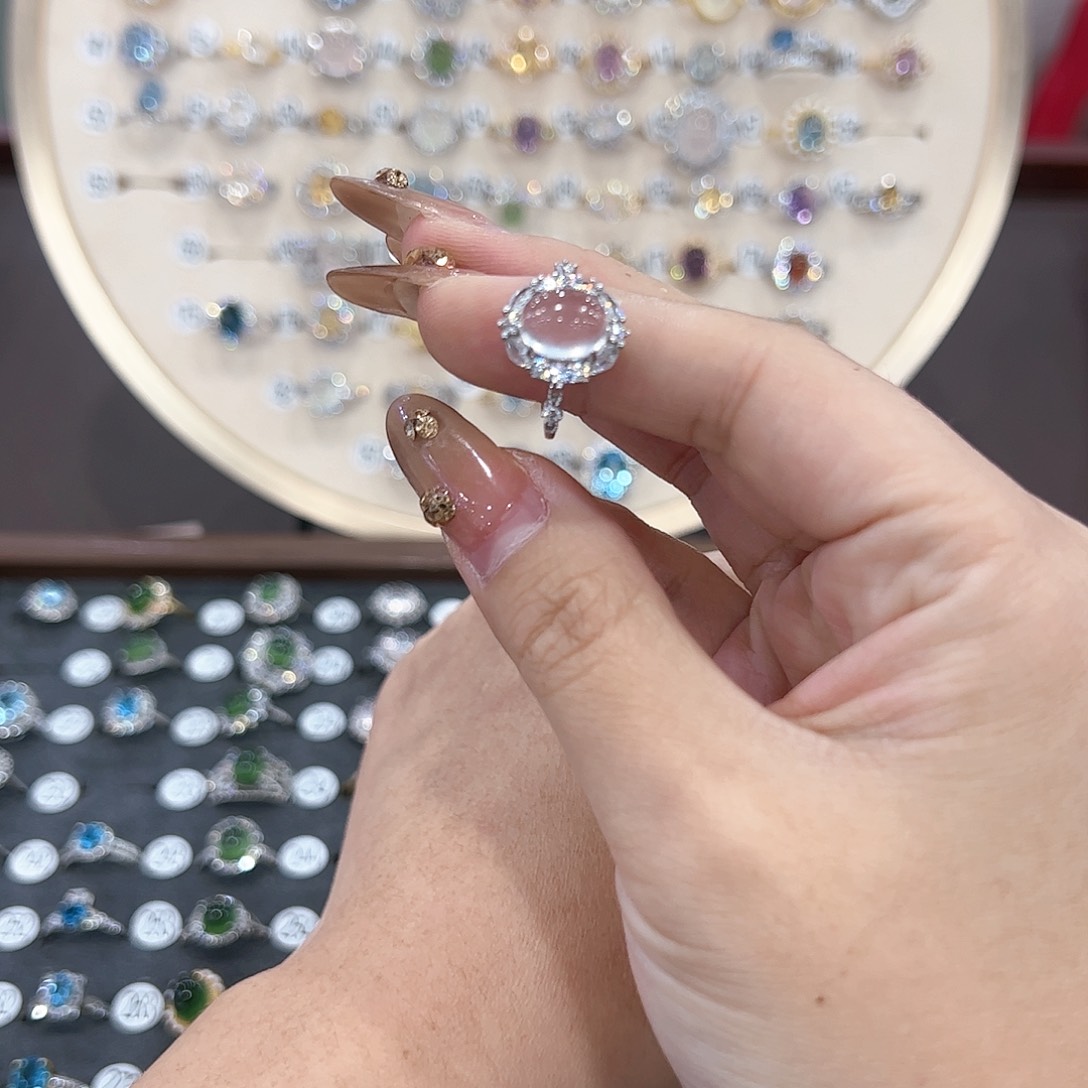 蛇纹石玉戒指银S925镶嵌小**?