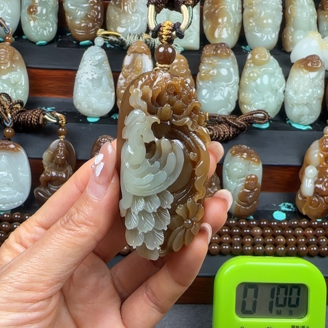 和田玉挂件未镶嵌致***憨