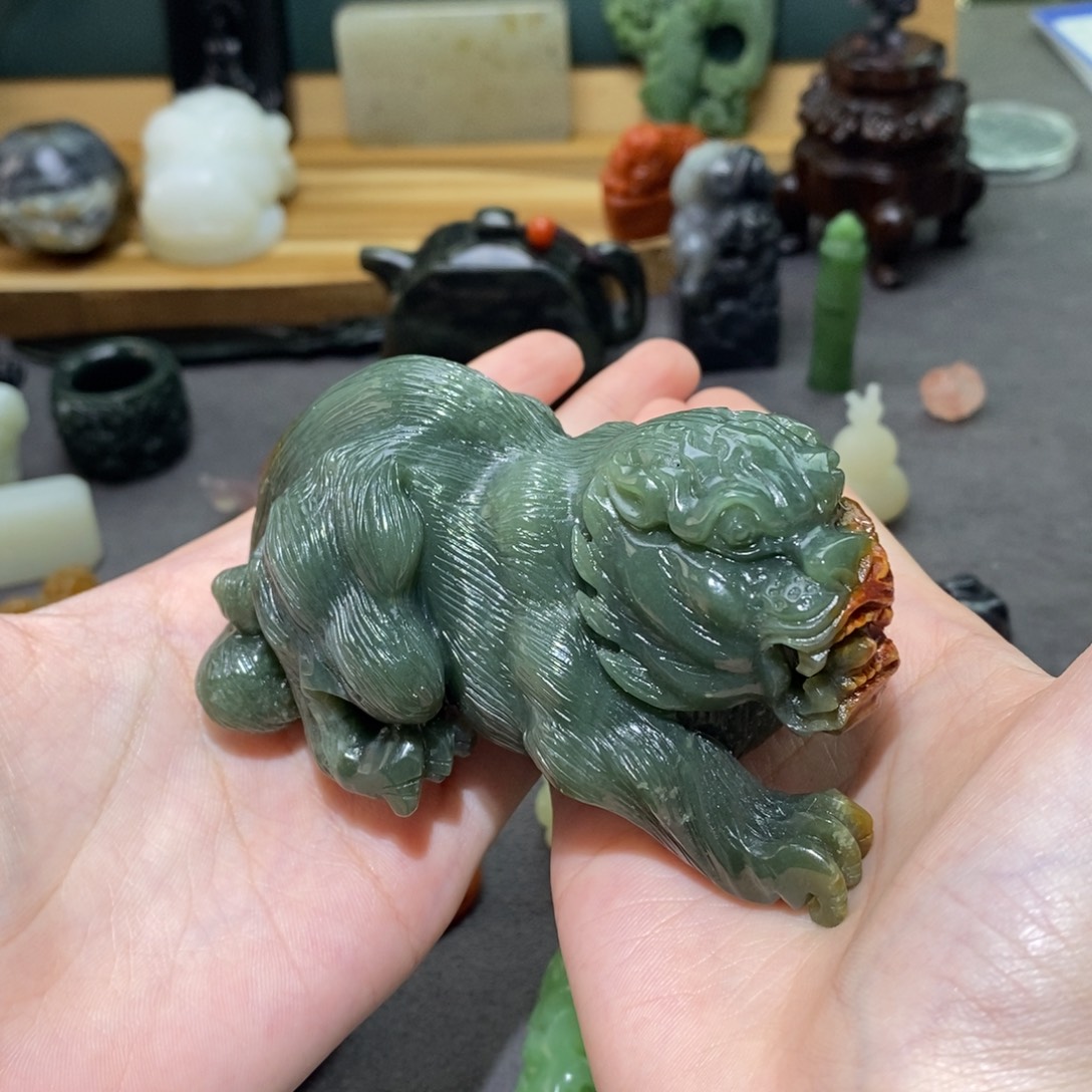 右***侧颈饰未镶嵌和田玉