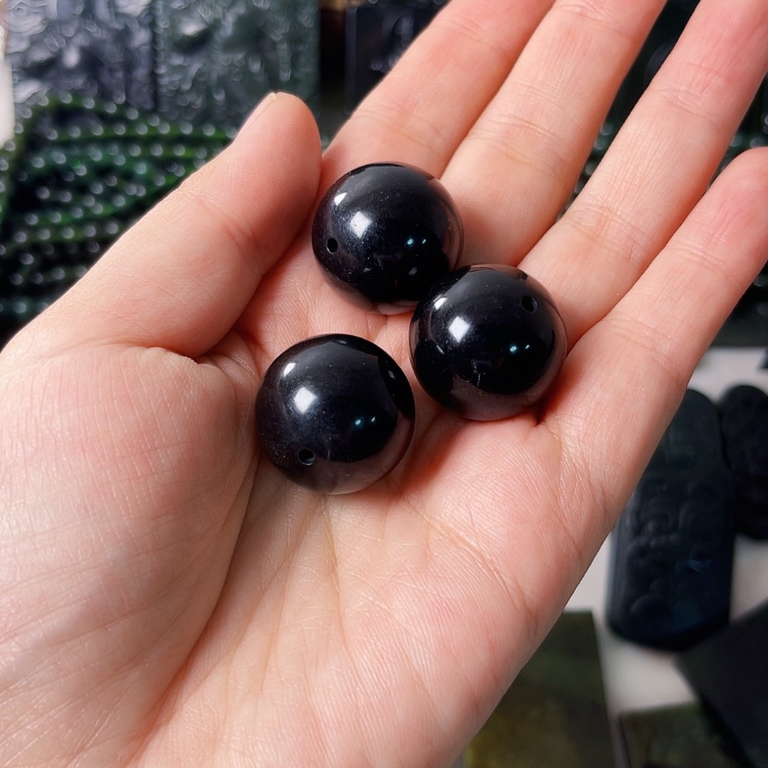 日***g蛇纹石玉未镶嵌颈饰