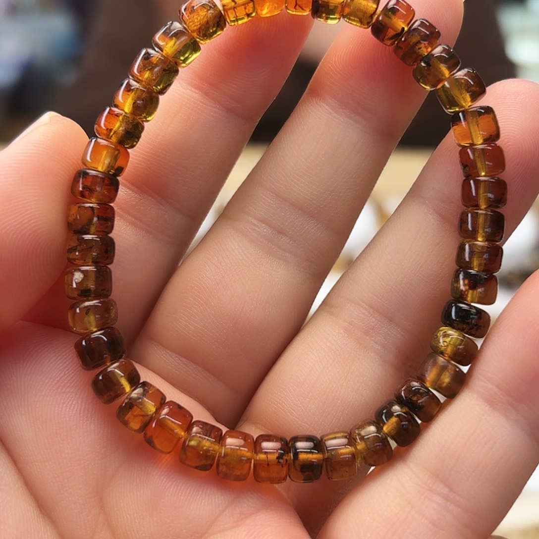 琥珀未镶嵌裸石六