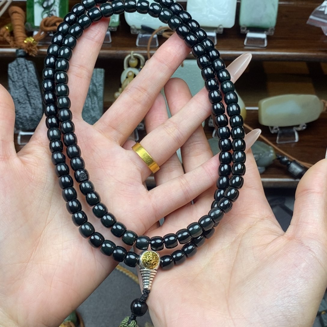 和田玉颈饰未镶嵌逻***社