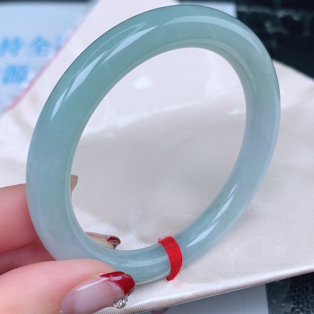 翡翠手镯（圆镯）未镶嵌天然