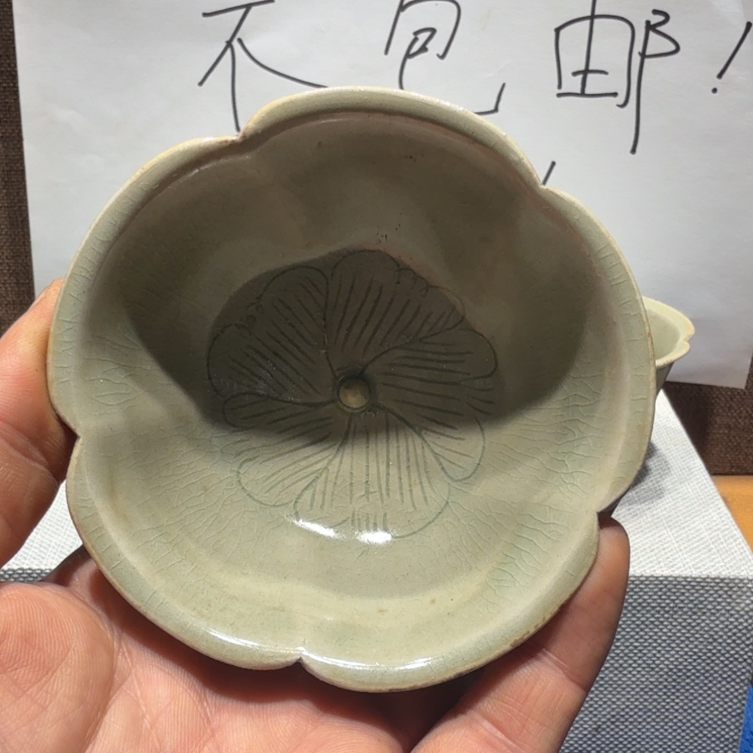 陶其他漂亮的小瓷瓶子