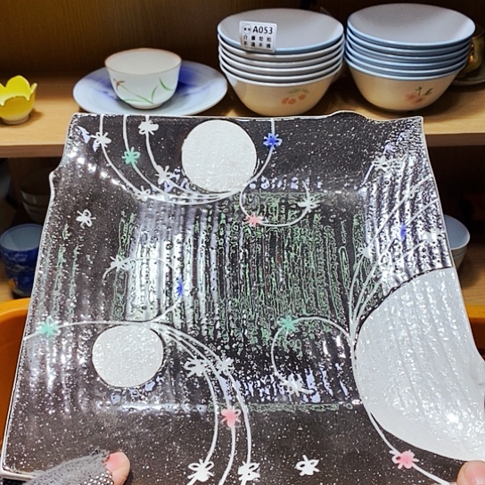 瓷片新年快乐。万事如意