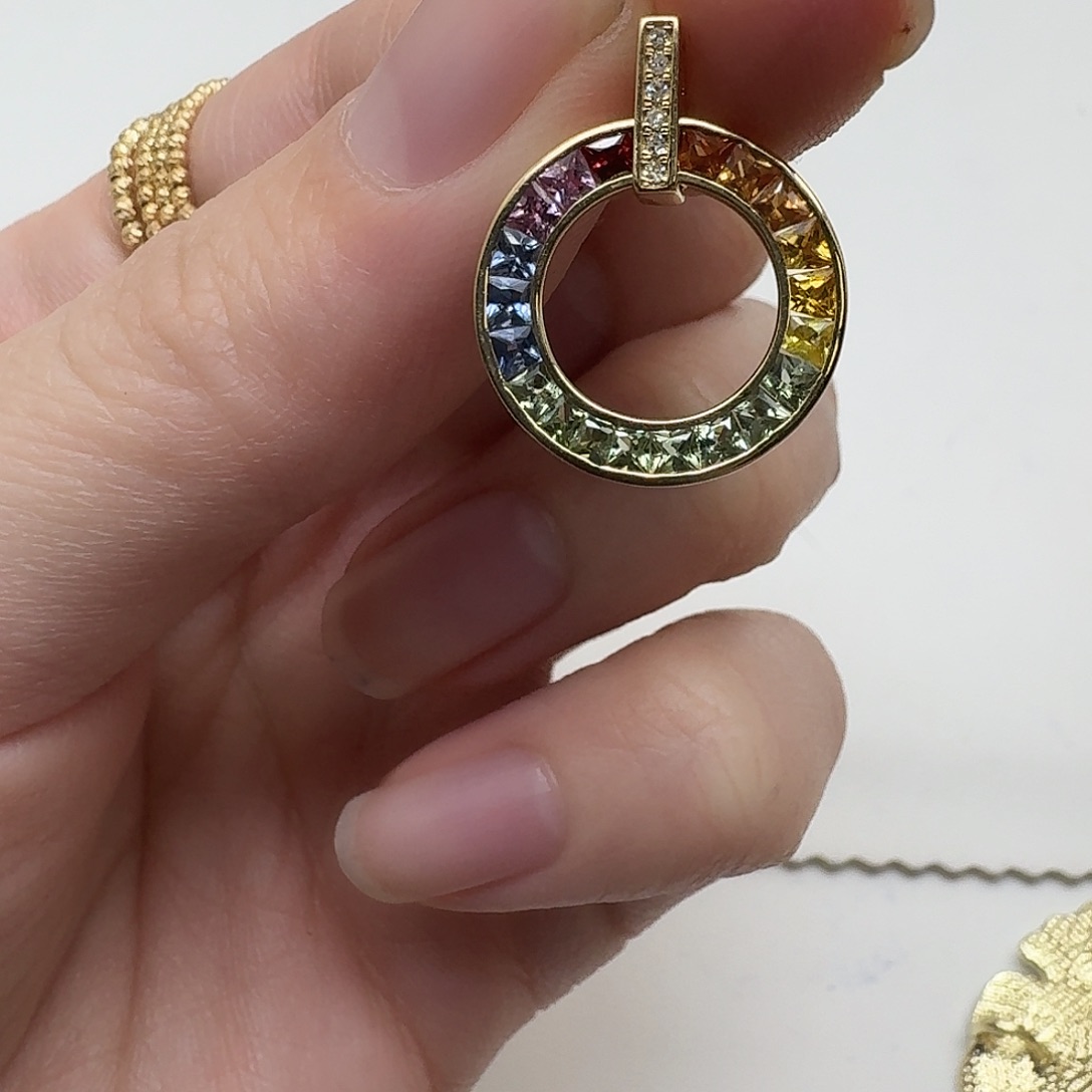 蓝宝石18K金镶嵌颈饰