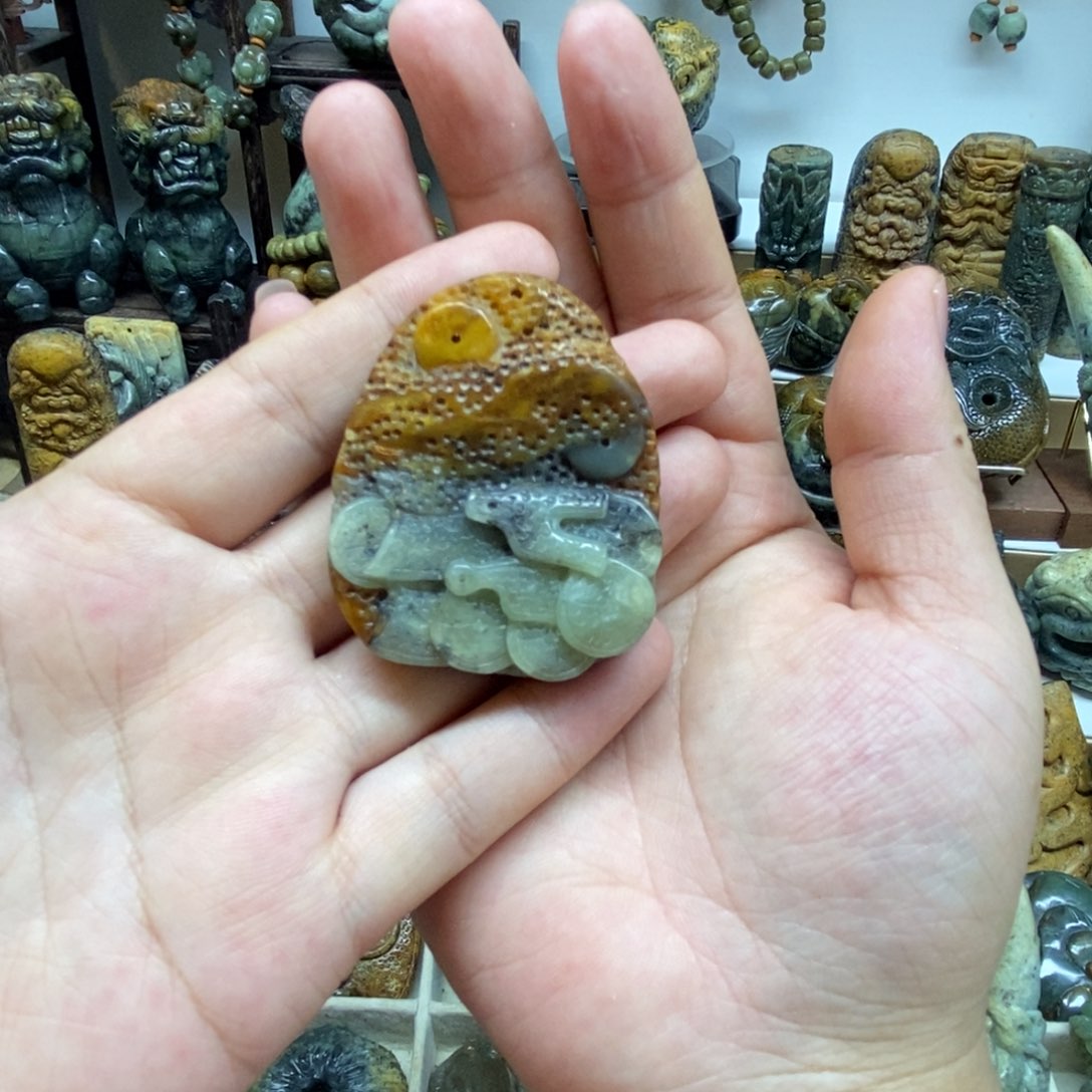 未镶嵌岫岩河磨玉（透闪石质玉）把件@****8