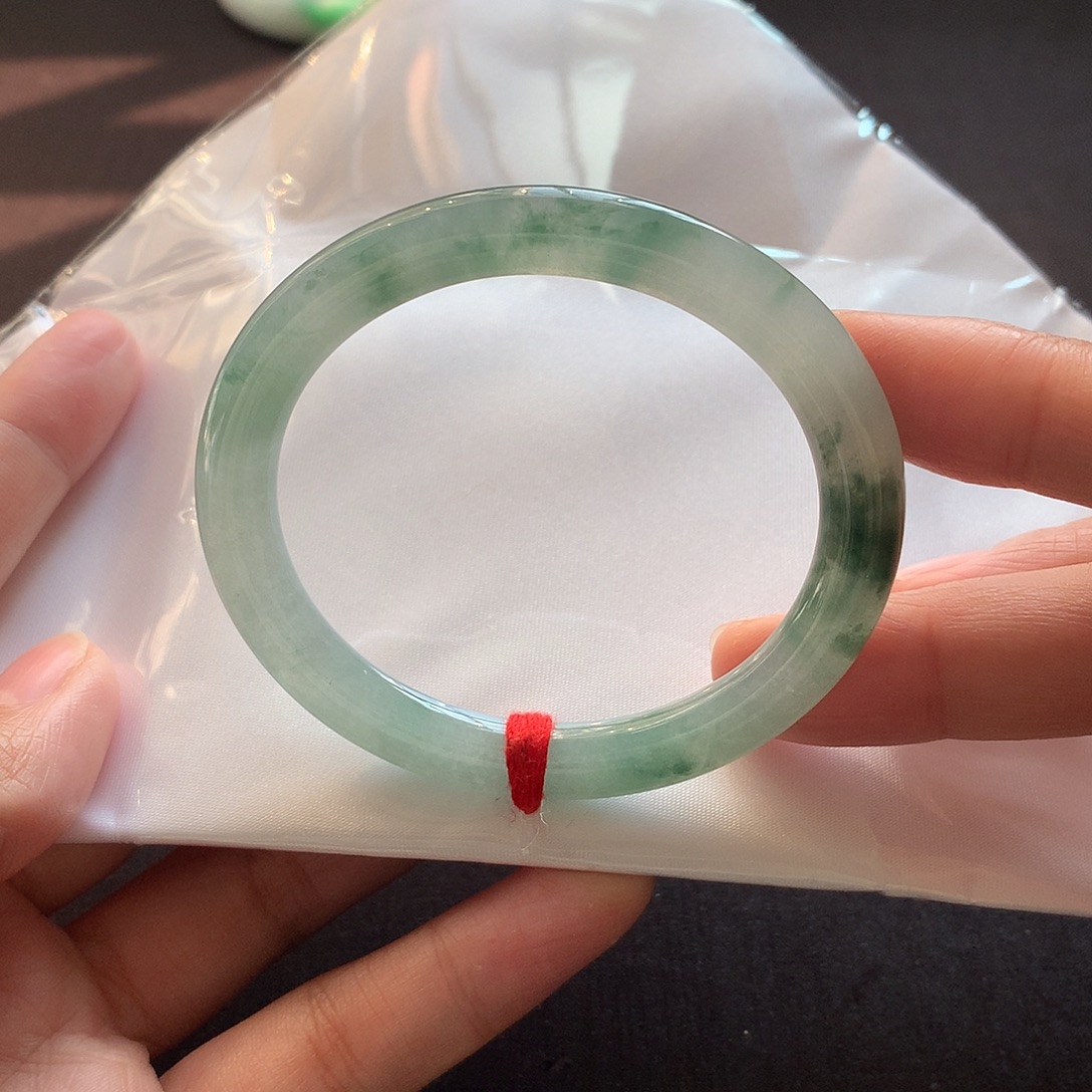 翡翠未镶嵌手镯53贵妃有裂有扣