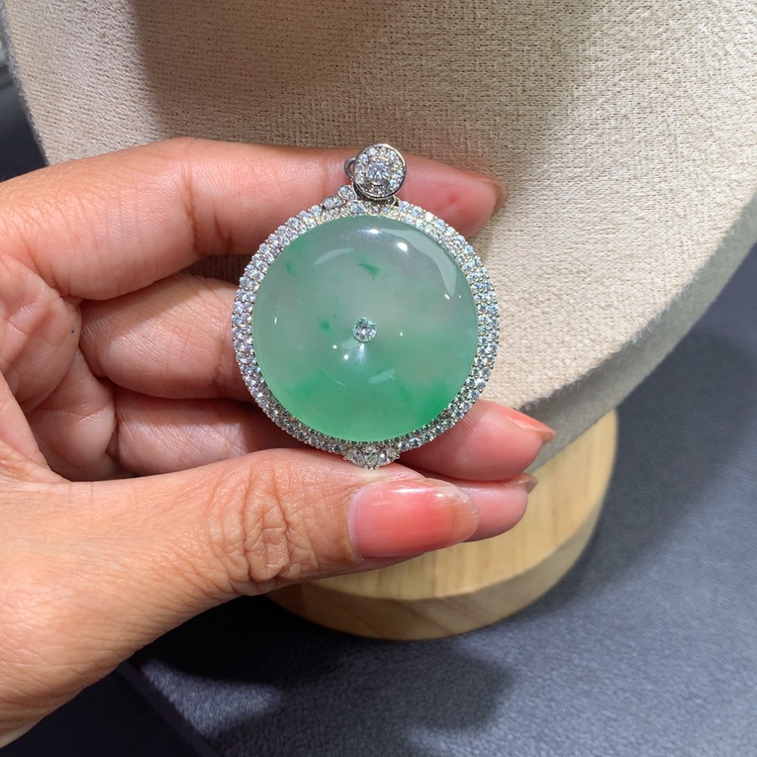 颈饰银S925镶嵌石英质玉（非洲翠）