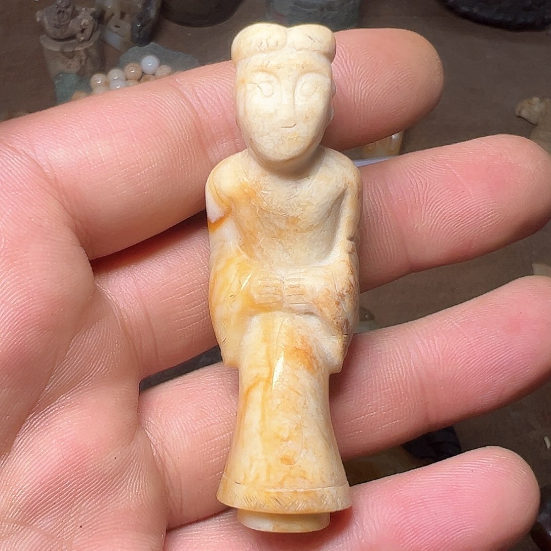 和田玉（糖玉）挂件未镶嵌多