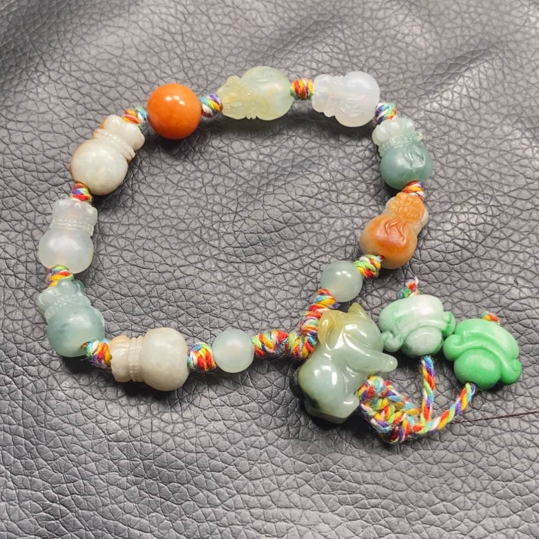 翡翠手串未镶嵌?***月