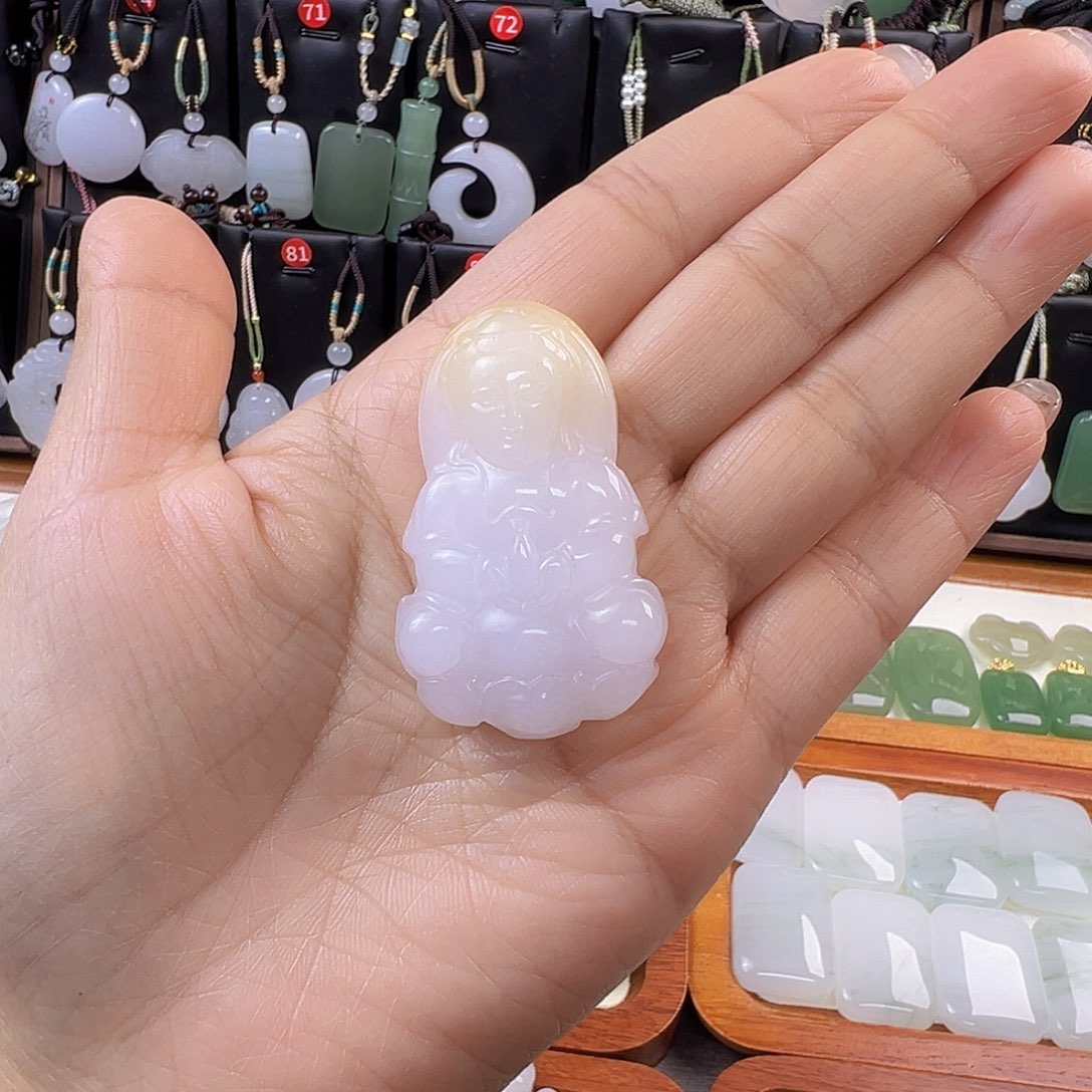 颈饰未镶嵌石英质玉