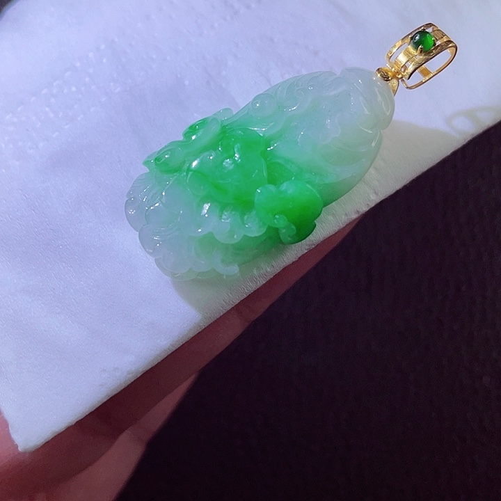 翡翠未镶嵌颈饰翡翠