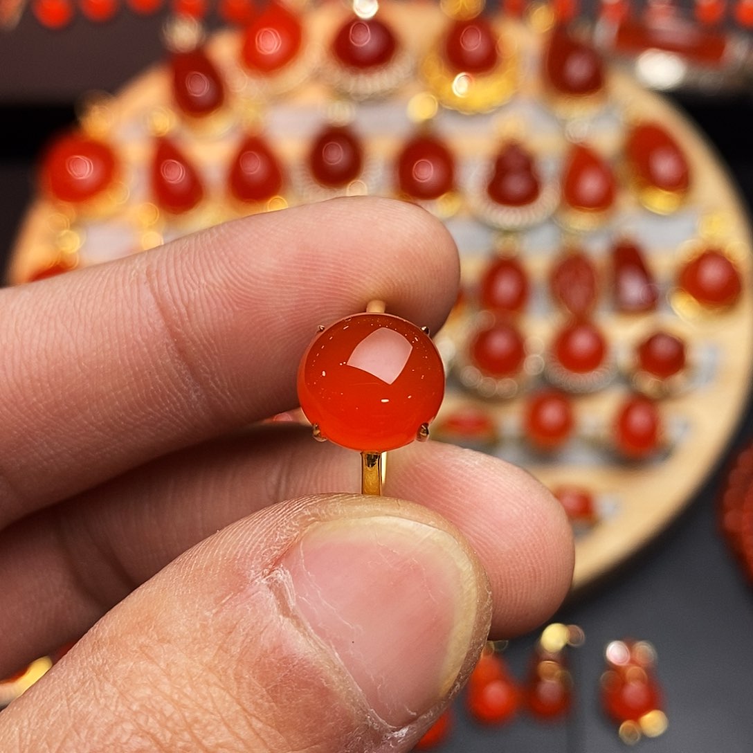 南红玛瑙戒指18K金镶嵌
