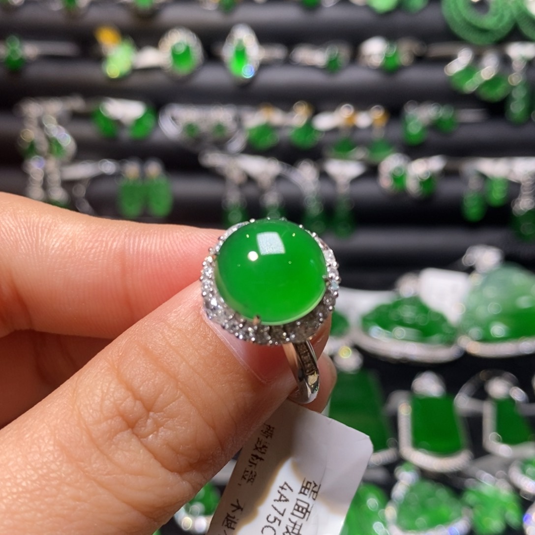 翡翠戒指18K金镶嵌天然翡翠
