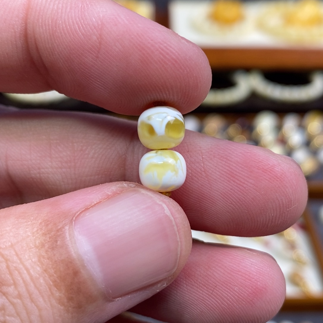 蜜蜡未镶嵌裸石配饰老型对珠尺寸7.3