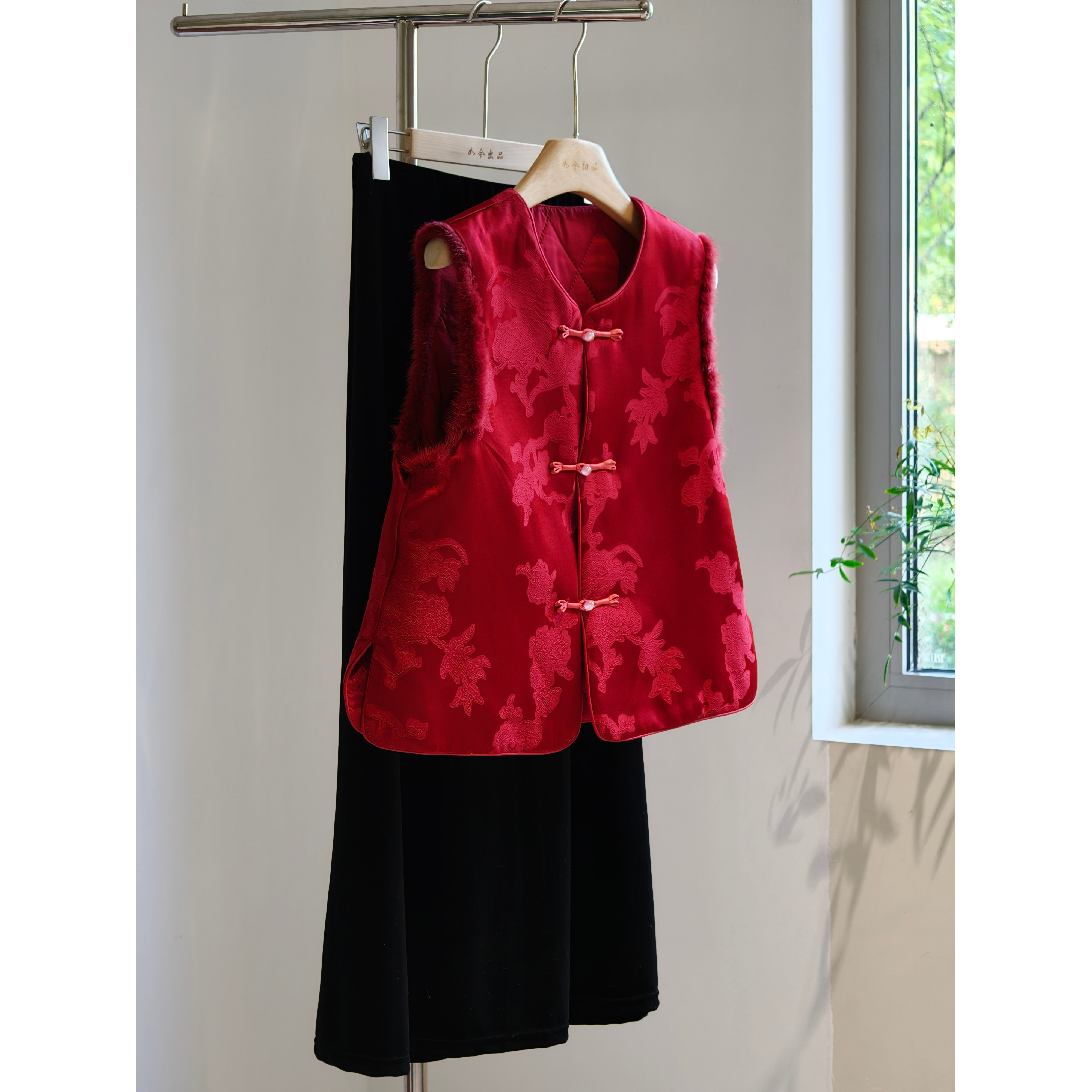 红色马甲国风新中式加棉短款高级感水貂圆领唐装叠外穿搭配背心冬