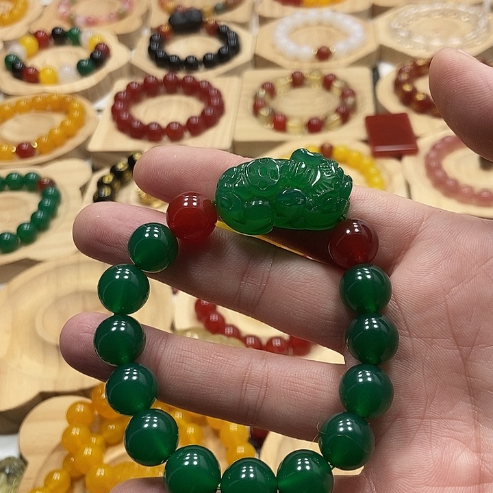 未镶嵌手链玛瑙/玉髓春****。